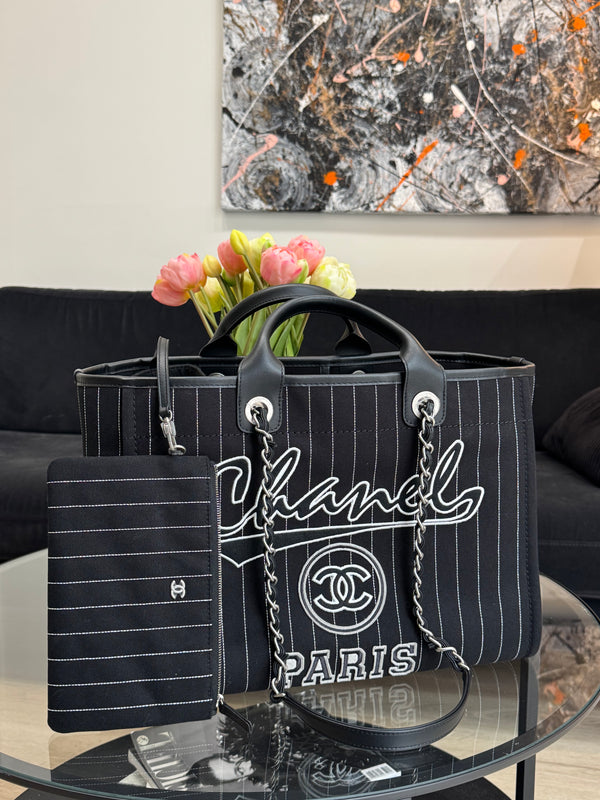 Chanel Deauville medium