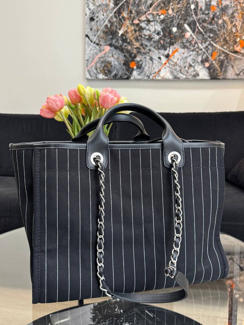 Chanel Deauville medium