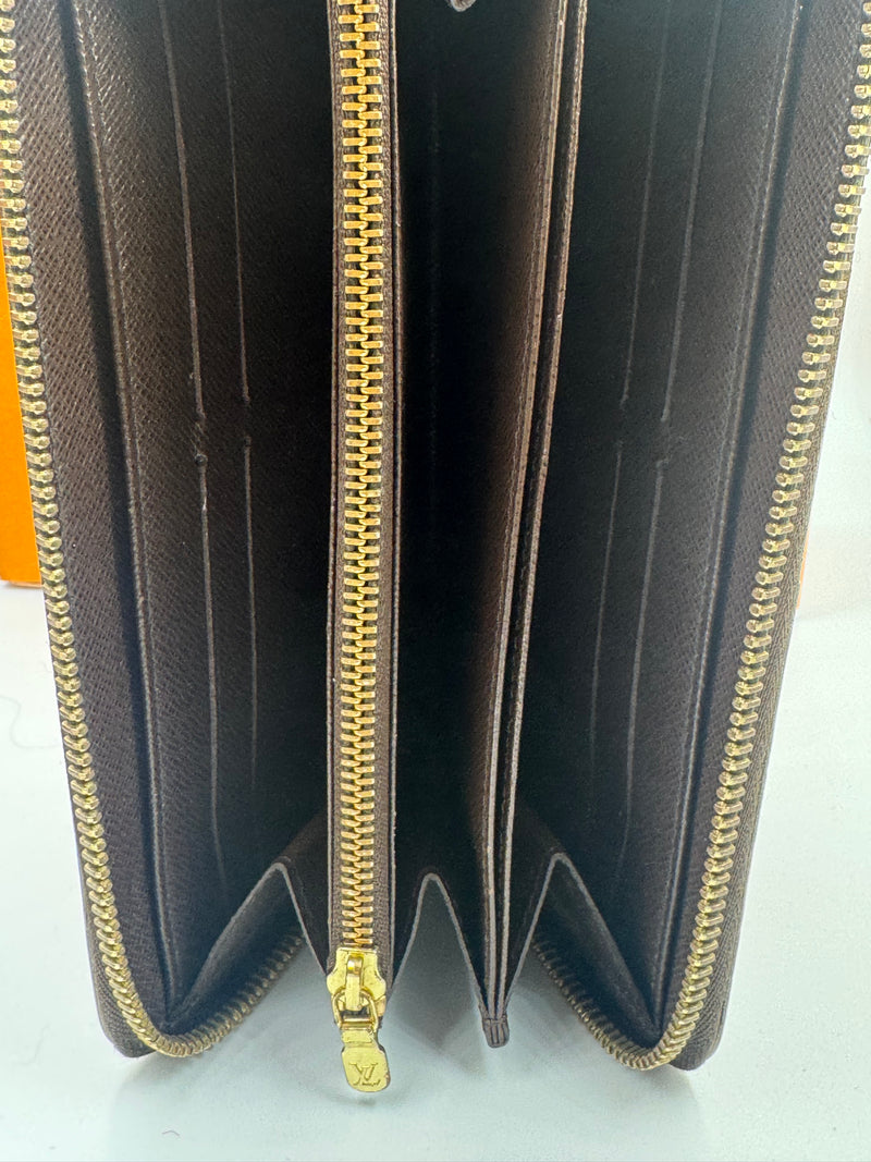 Louis Vuitton Wallet with sequins - Limited Edition