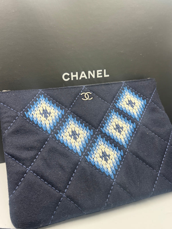 Chanel Pochette