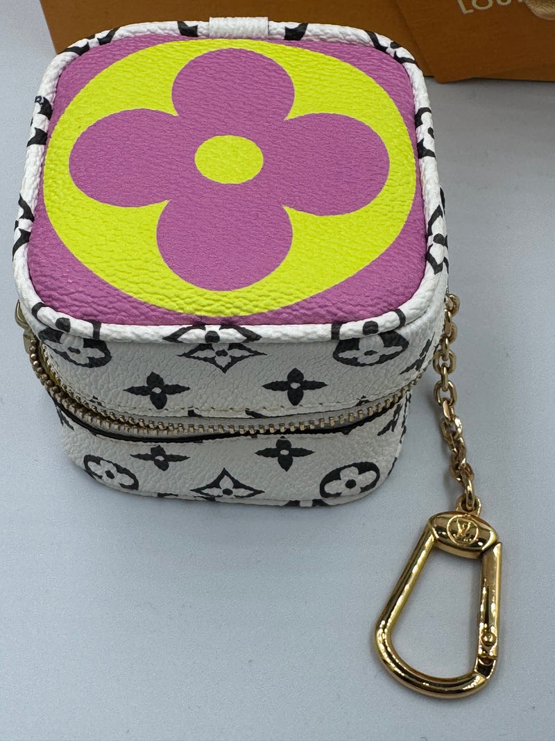 Louis Vuitton Monogram Giant Porte Monet Cube coin Pouch