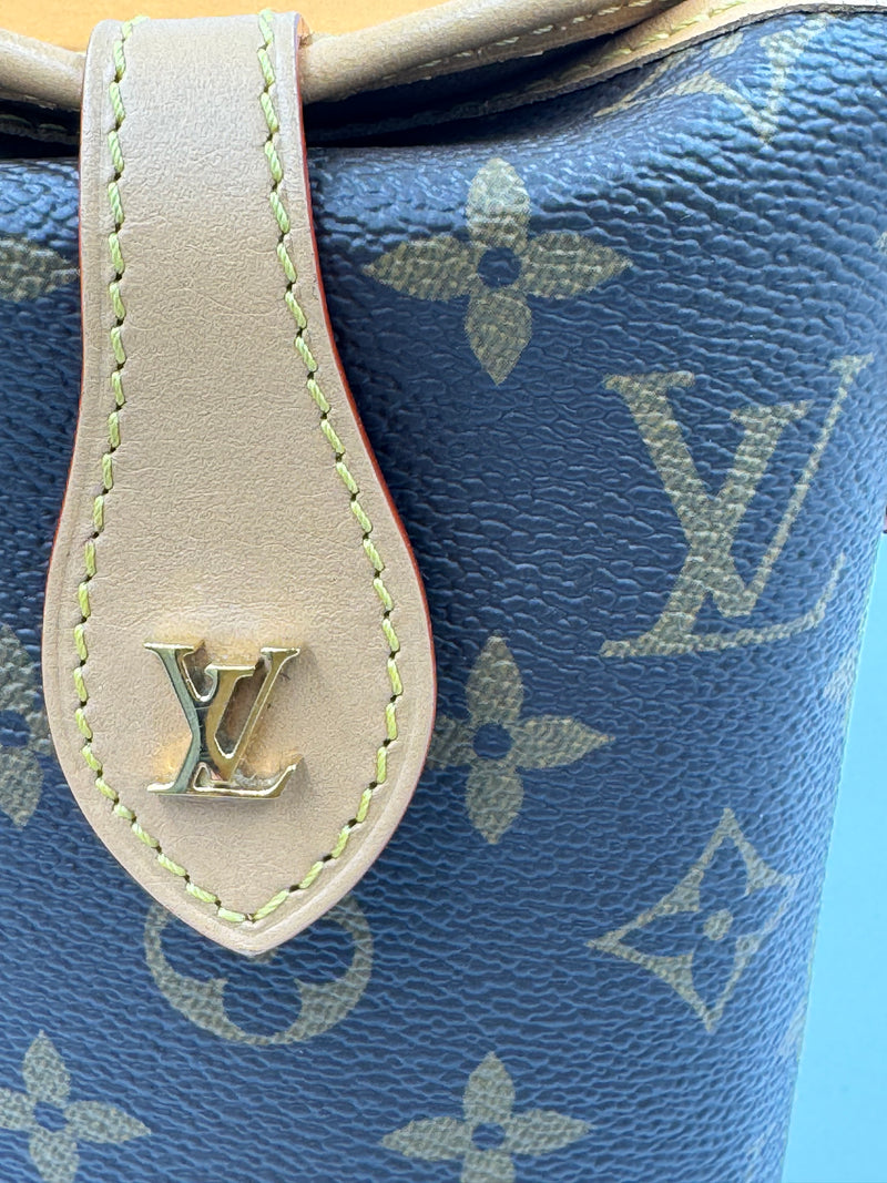 Louis Vuitton 'Fold Me' Pouch Bag