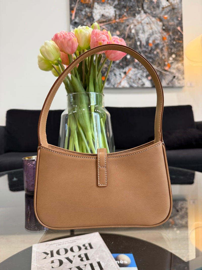 Yves Saint-Laurent 'Le 5 à 7' mini handbag