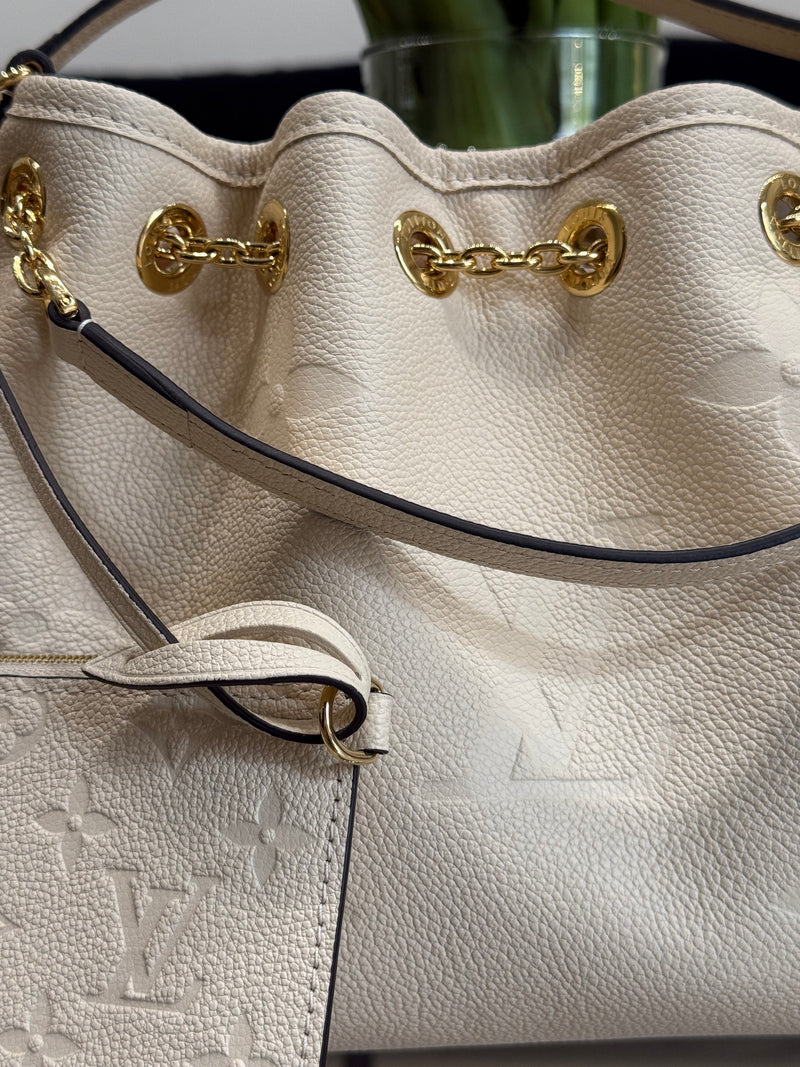 Louis Vuitton Bundle Monogram bag & Pochette