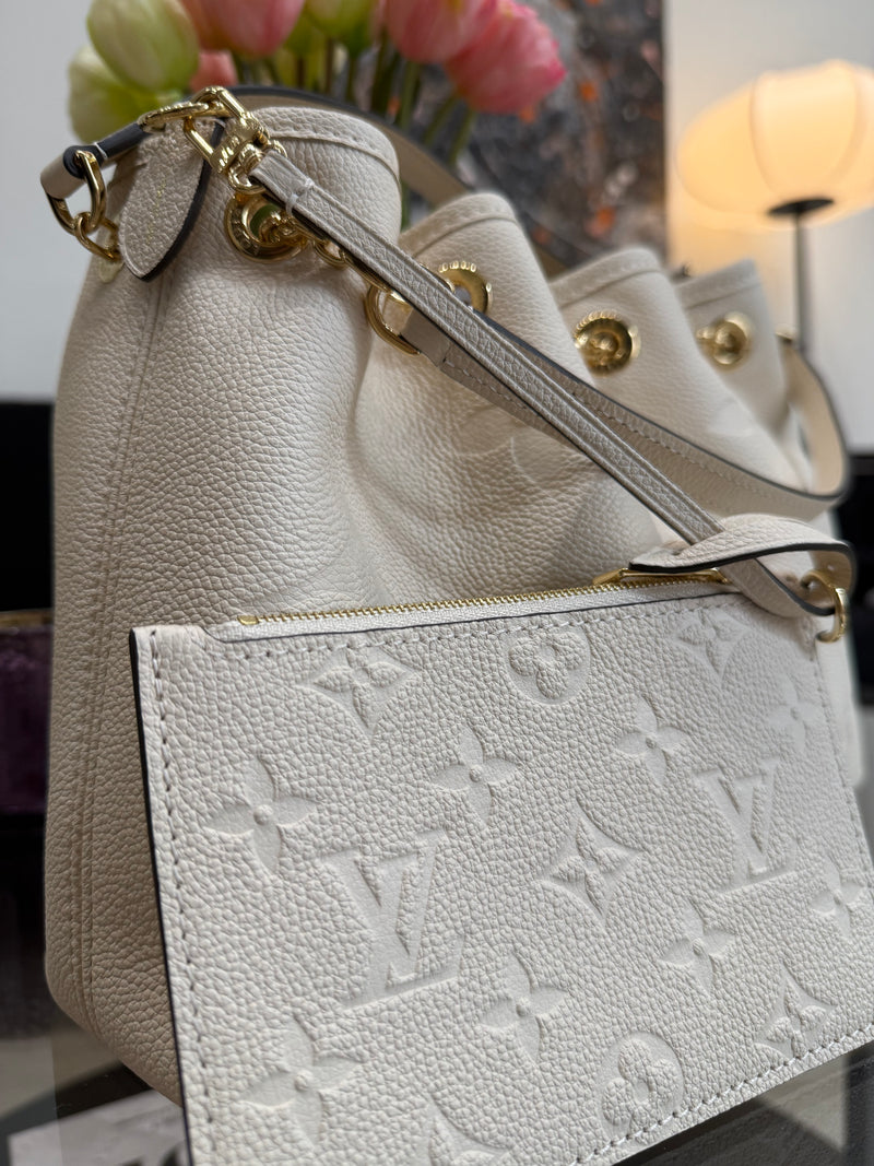 Louis Vuitton Bundle Monogram bag & Pochette