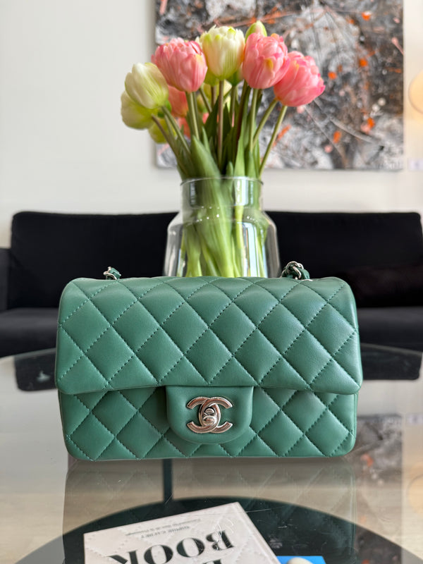 Chanel rectangular Green handbag