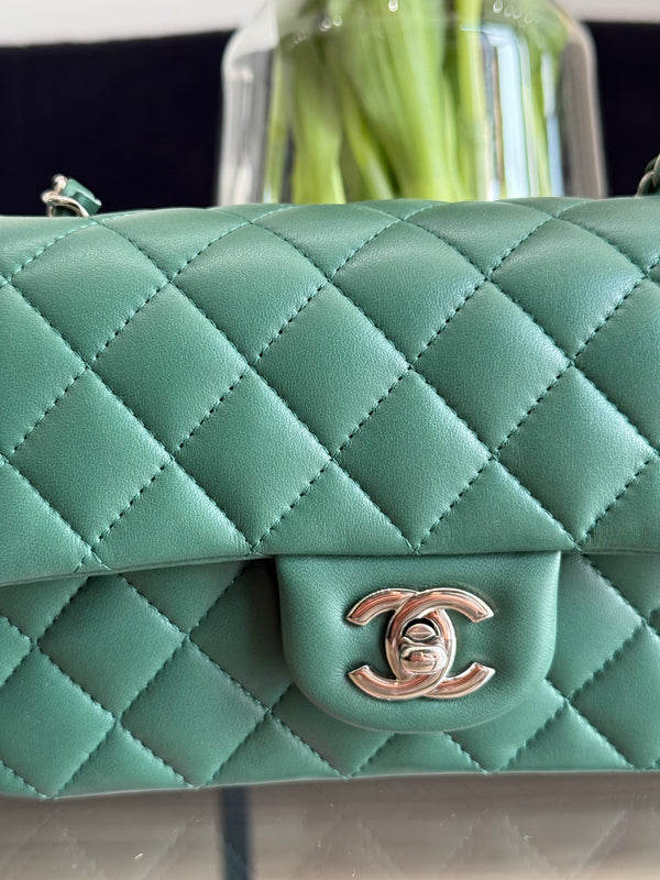 Chanel rectangular Green handbag