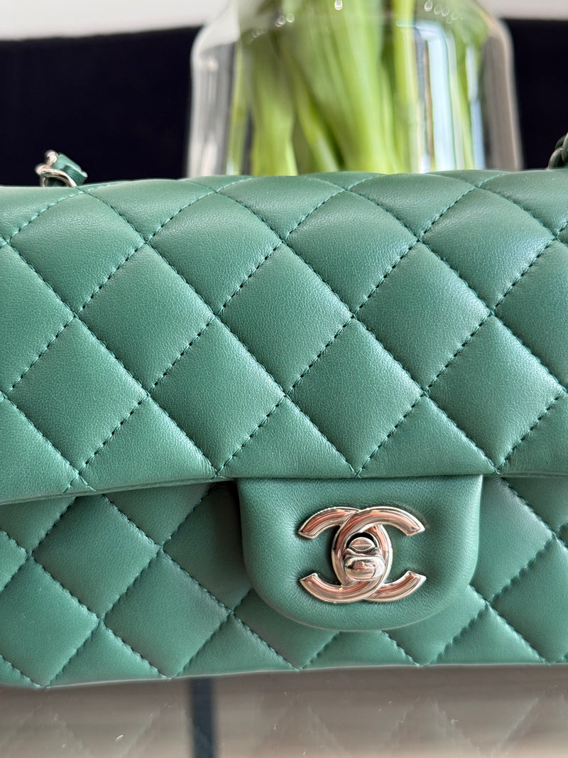 Chanel rectangular Green handbag