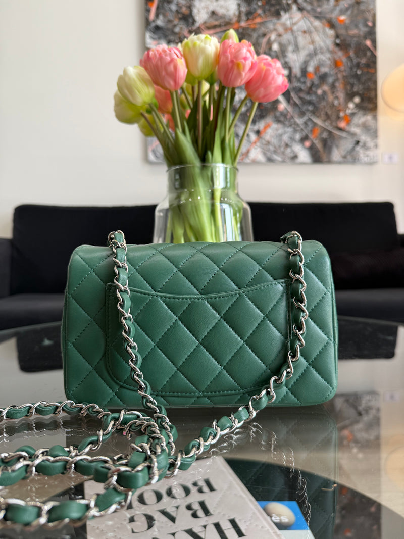 Chanel rectangular Green handbag