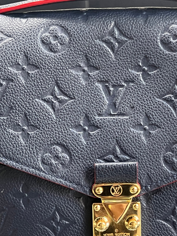 Louis Vuitton Metis bag