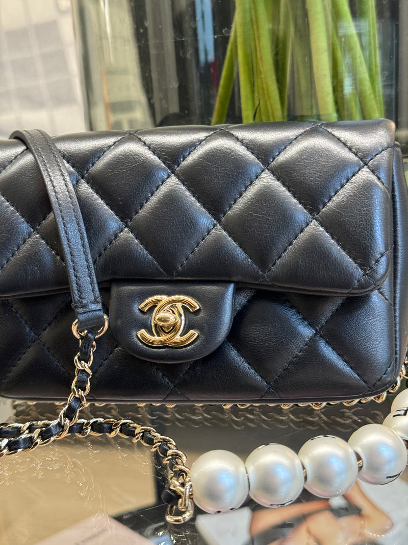 Chanel flap Limited Edition - handle with pearls