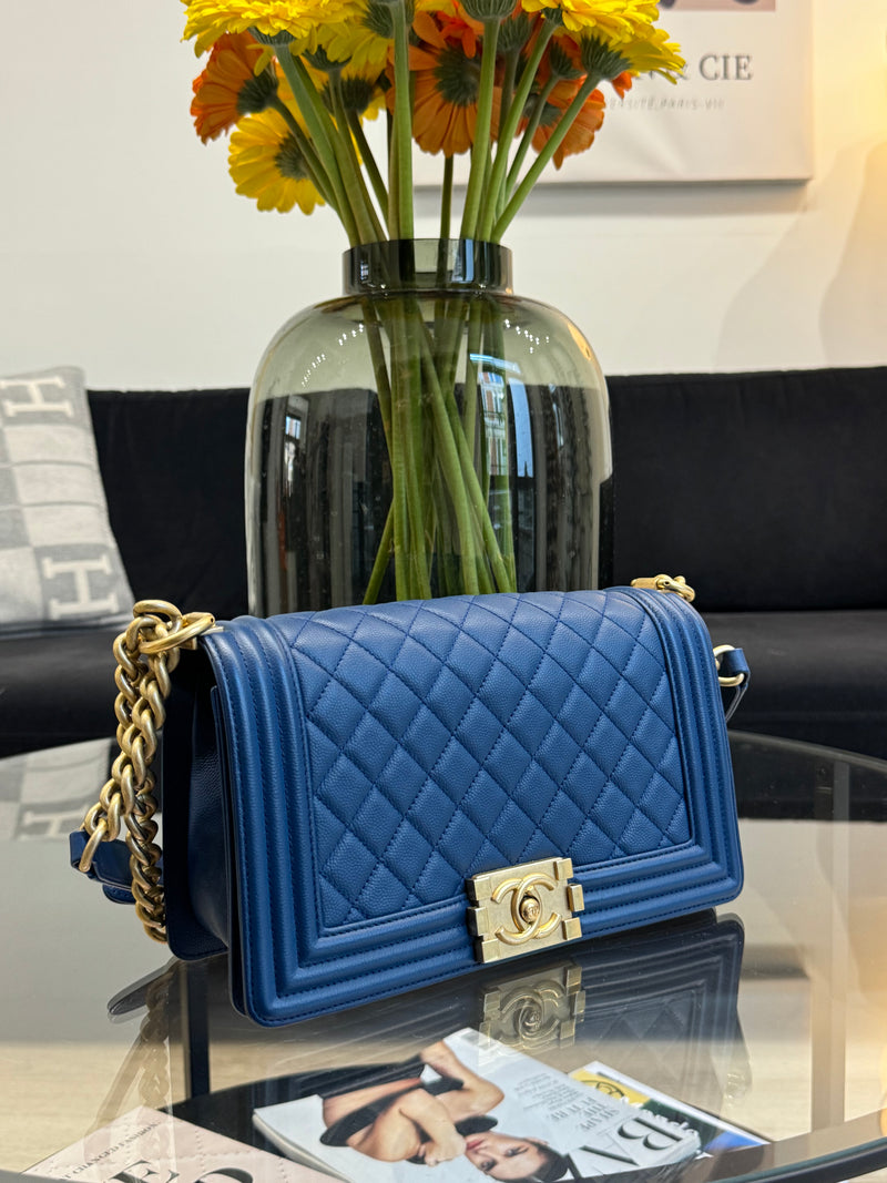 Chanel Boy - crossbody -  in Navy Blue and Caviar quilted leather